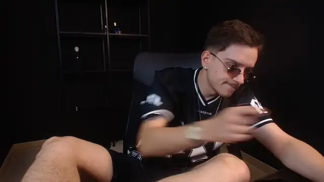 Chat XXX en directo de FelixStarkk