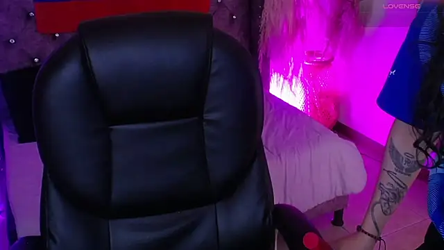 Amara_Davis1 লাইভ XXX চ্যাট