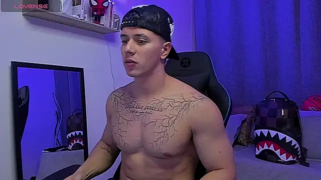 Chatroom XXX en direct de ASHTON_HILS