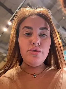 KiraSunshine Adlı Modelin Canlı XXX Sohbeti