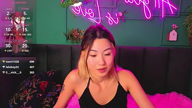 Chat XXX en directo de Runi_Asian
