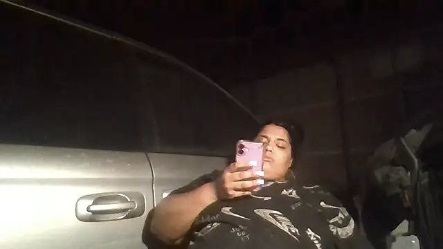1n0nlythroat's Live XXX Chat
