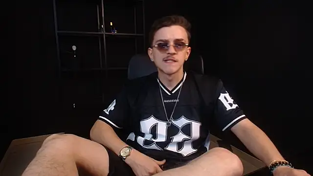 Živý XXX chat FelixStarkk