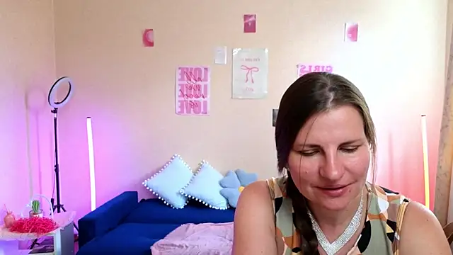Chat XXX en directo de Mirabelle_Velvet