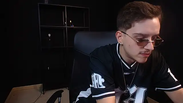 Chat XXX ao vivo de FelixStarkk