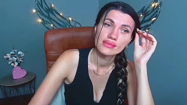 Chatroom XXX en direct de MilaLoona
