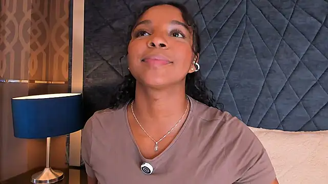 Chat +18 de LisaMendez ao vivo