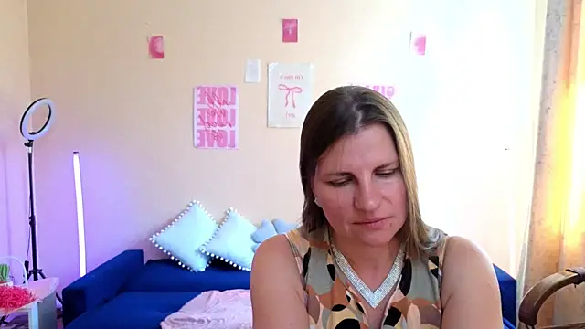 دردشة Mirabelle_Velvet الجنسية المباشرة