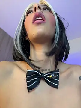 CarlaLodge1's Live XXX Chat
