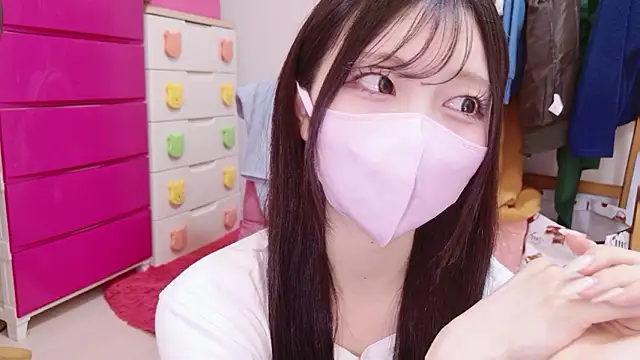 XXX chat uživo modela 0o_MOMO_o0