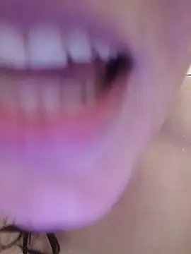 Exhibitionsplit Obrolan Langsung XXX