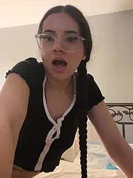 vixxnovalee Adlı Modelin Canlı XXX Sohbeti