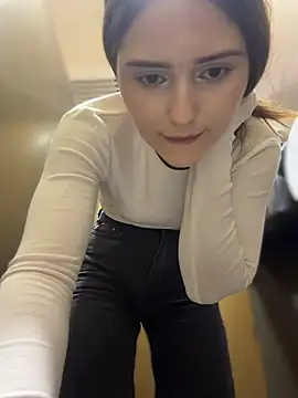 دردشة AnitaFly الجنسية المباشرة