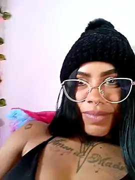 Chat +18 de Canela_Osada_ ao vivo