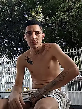 boy_max_latin Adlı Modelin Canlı XXX Sohbeti