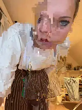 SophiaWestend's Live XXX Chat