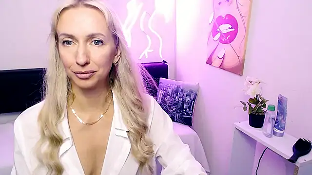 Cute_Smile_Shy Live XXX-Chat