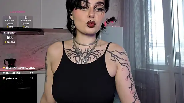 IntrigueYourDay's Live XXX Chat