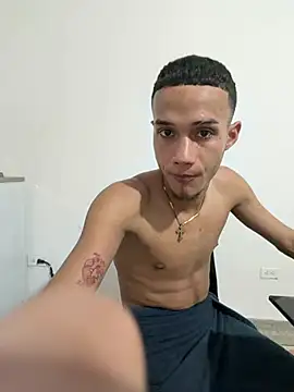Czat XXX na żywo – friends_lust_latin