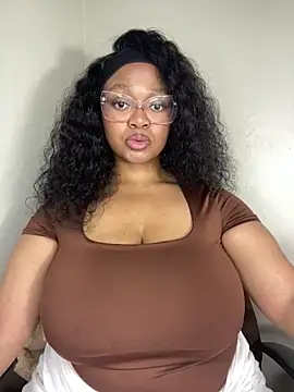 Chat +18 de CARAMELGODDESSX23 ao vivo