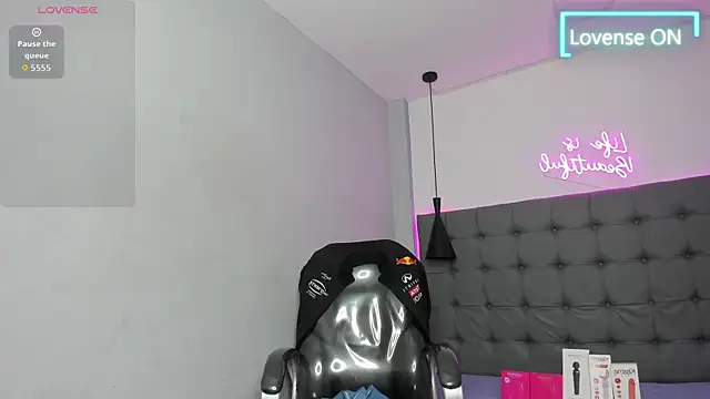 Chat XXX en directo de scarletcherry18