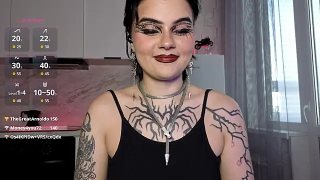 IntrigueYourDayn Live XXX chat
