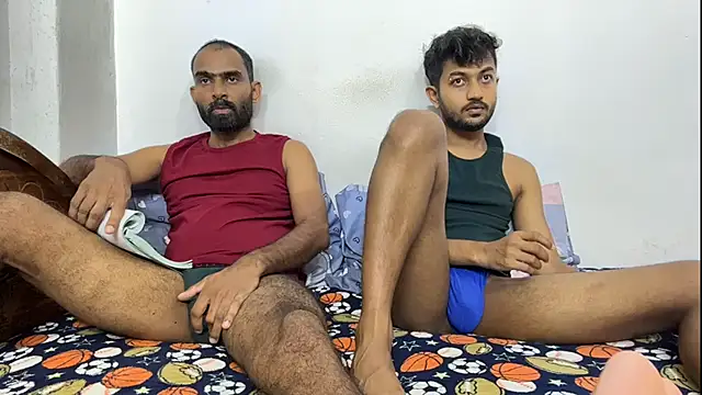 Chatroom XXX en direct de DesiDaddyandSon
