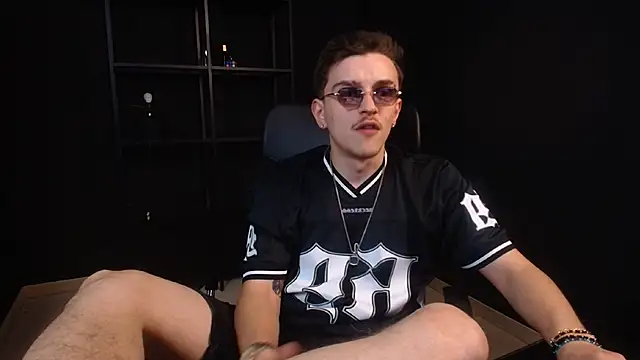 Chat +18 de FelixStarkk ao vivo