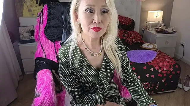 Chat XXX en directo de RoxalanaStar