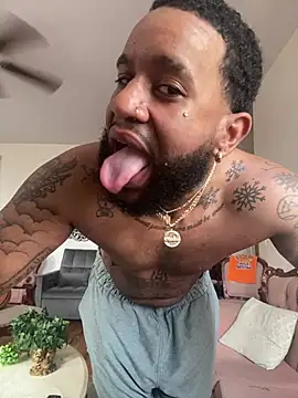 Show modela MilkyMontana na web-kameri