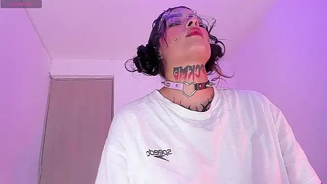 sarah_benjjaminn's Live XXX Chat