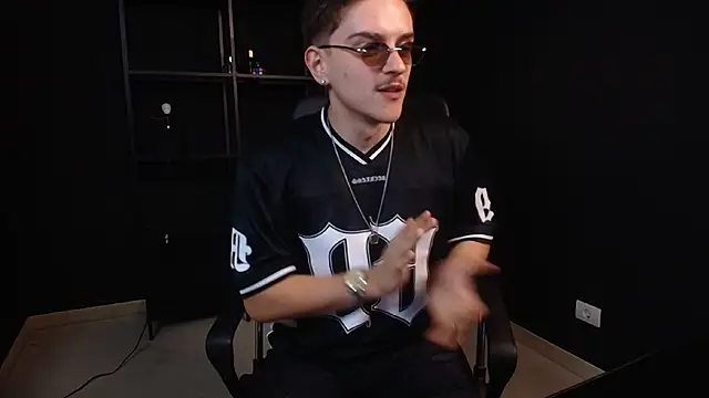 FelixStarkk 现场XXX聊天