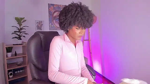 צ'אט XXX בשידור חי של NaomiSaenz_