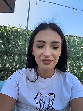 VictoriaLanes live XXX chat