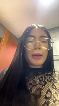 Czat XXX na żywo – Mia_222