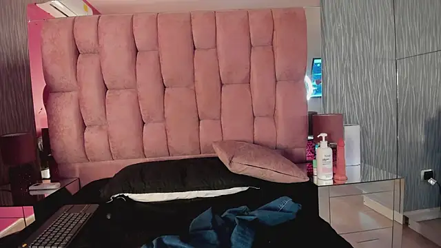 Ashly_bloom_ live XXX chat