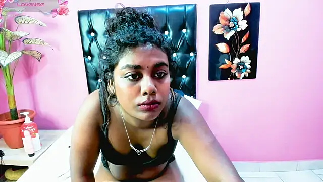 Chat XXX en directo de FOXY_LUNA