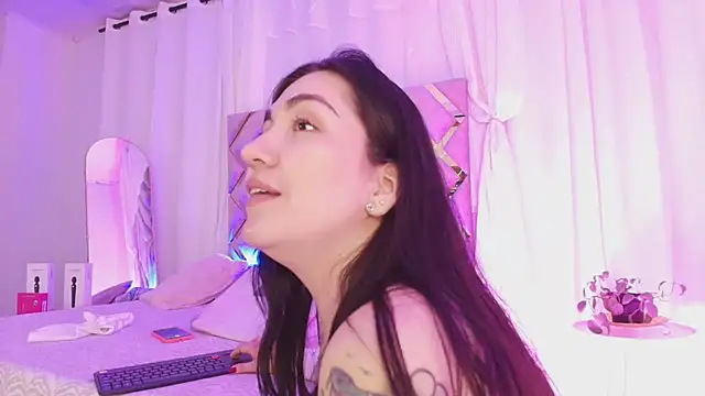 Chat +18 de KathiaJenner ao vivo