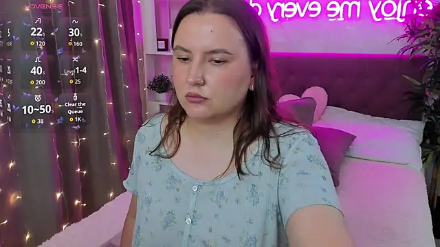 FeralPeach's Live XXX Chat