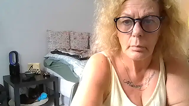 belgianshantie Adlı Modelin Canlı XXX Sohbeti