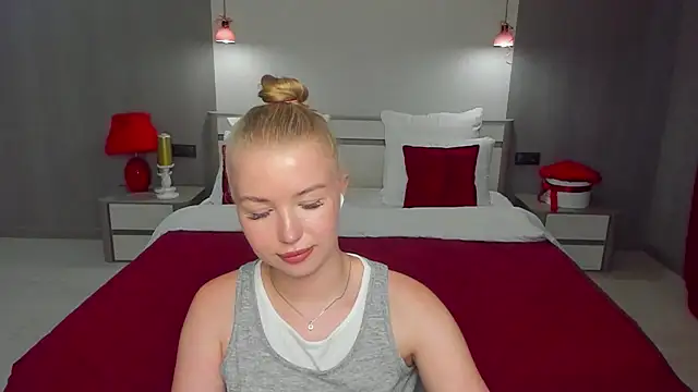 shy__lady Adlı Modelin Canlı XXX Sohbeti