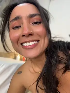 Chat +18 de lia_sofiia ao vivo