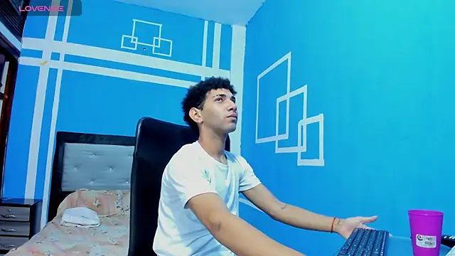 Вебкам-шоу efrain_boy