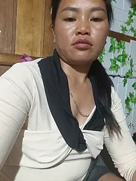 25quydau89 Adlı Modelin Canlı XXX Sohbeti