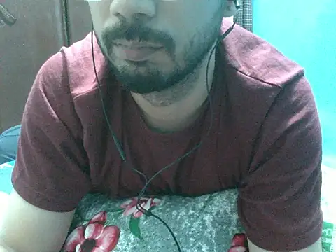 Precumboner Adlı Modelin Canlı XXX Sohbeti