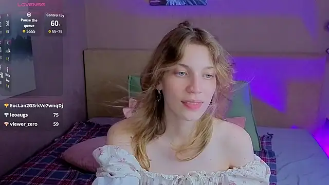 Emily_CartexのライブXXXチャット