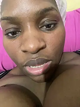 Blackpinkylips2025 Adlı Modelin Canlı XXX Sohbeti