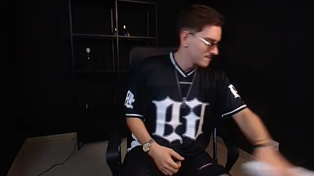 FelixStarkk 라이브 XXX 채팅