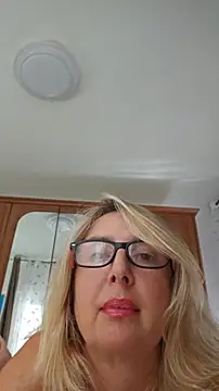 Chat +18 de MariaRichi_ ao vivo