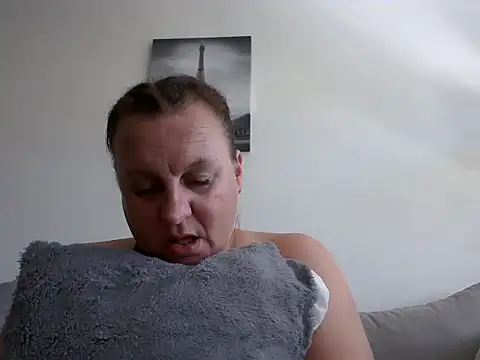 HotPussy785 Adlı Modelin Canlı XXX Sohbeti